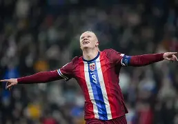 开元棋牌-火箭vs老鹰哈登3节60分回放