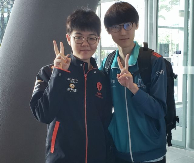 紧张激烈的比赛开始了选手们拿出各自的看家本领可谓是