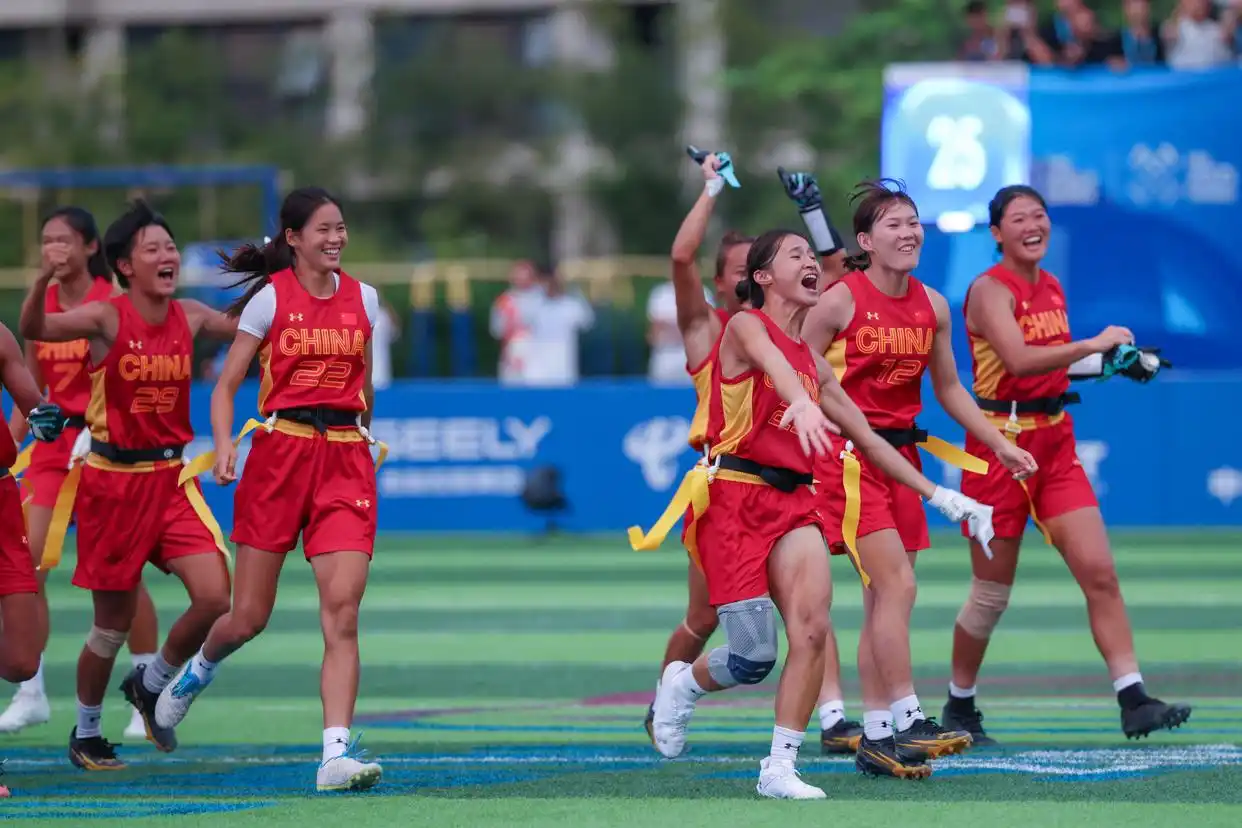 开元棋牌中文官网-运动员们为冲击最高荣誉做好准备的英文