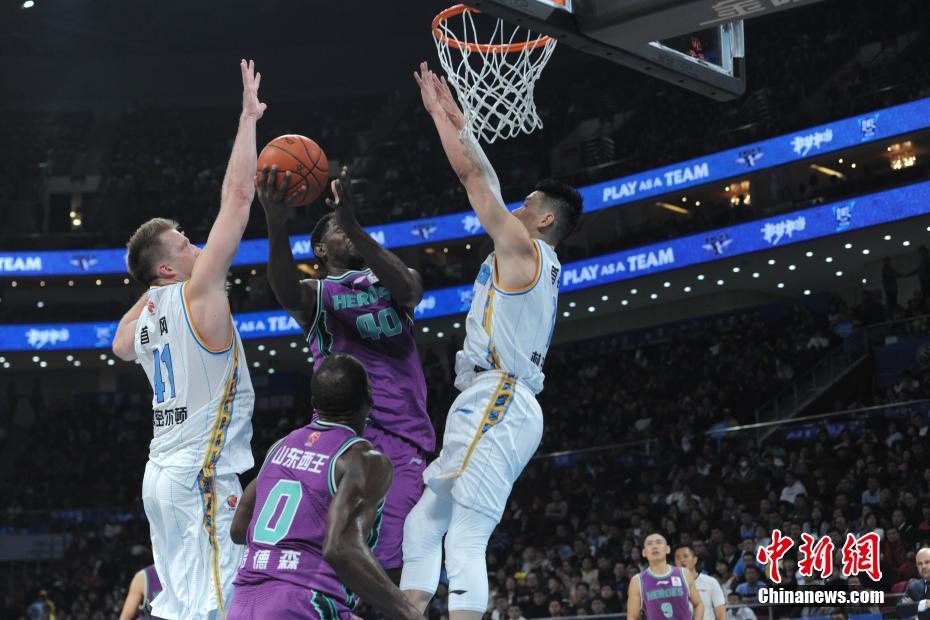 开元棋牌中文官网-尼斯主场取胜,球队表现出色拿下关键三分球