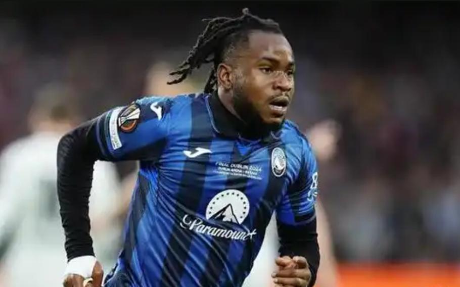 白衣女战士被怪物抱走